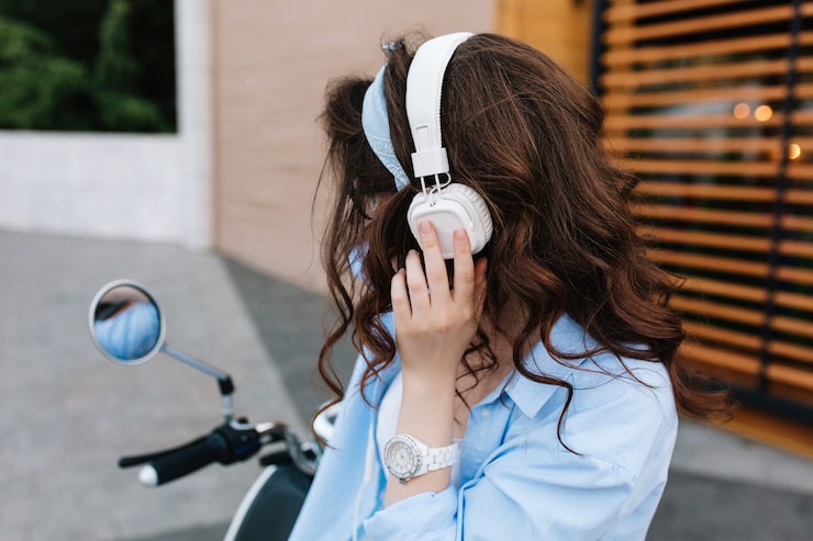 Sony WH-1000XM6 Honest Review Noise Cancelling Headphones 2026 Delhi Metro Test